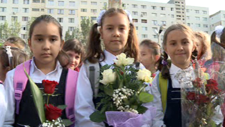 Prima zi de scoala. 140.000 de elevi ieseni s-au intors la cursuri Imagine