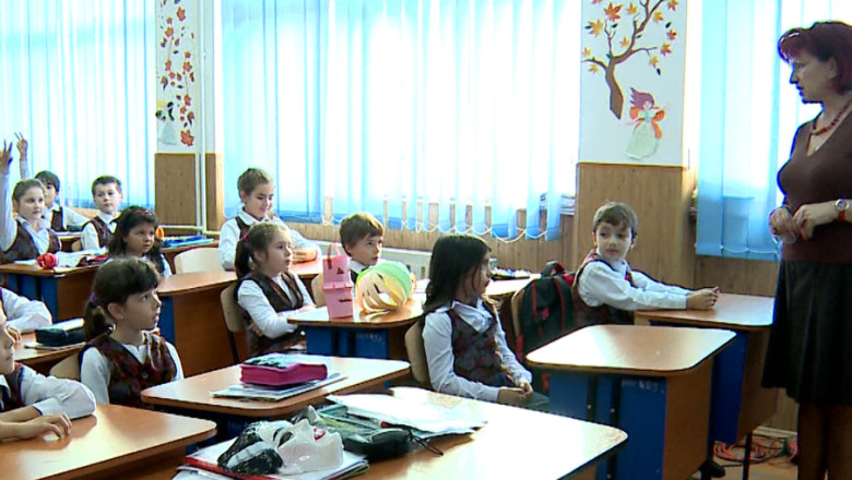 Prima zi de scoala dupa vacanta de sarbatori, fara entuziasm Imagine