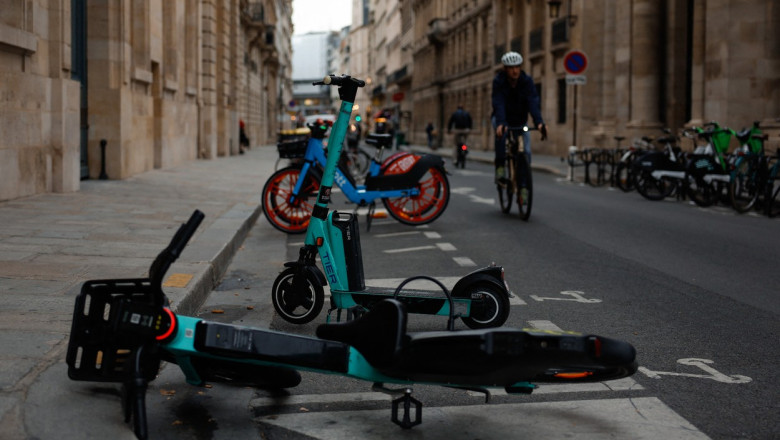 Prima zi fara trotinete electrice in regim de autoservire la Paris. Companiile de inchirieri pregatesc deja alternative Imagine