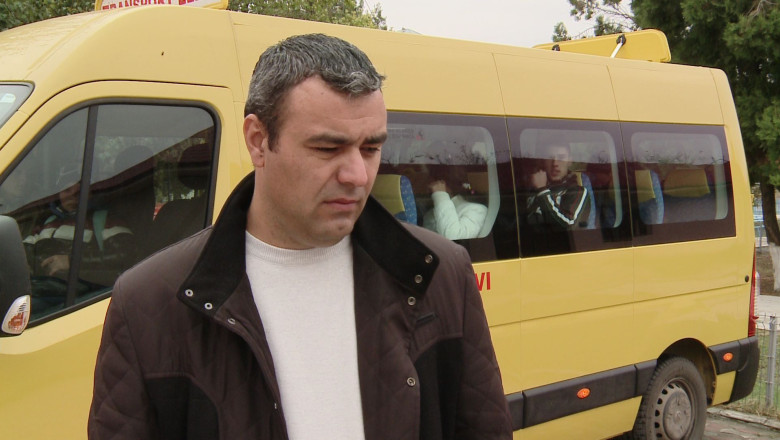 Primar, dar si sofer pentru elevi Imagine
