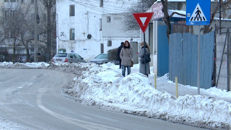 Primaria cauta noi metode pentru a scapa de zapada. Municipalitatea va inchiria un utilaj care topeste 200 de tone de omat pe ora Imagine