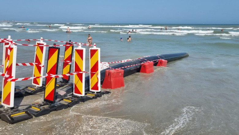 Primaria Navodari, sanctionata deoarece o teava deversa ape pluviale in mare. Amenzi de peste 800.000 lei pe litoral Imagine