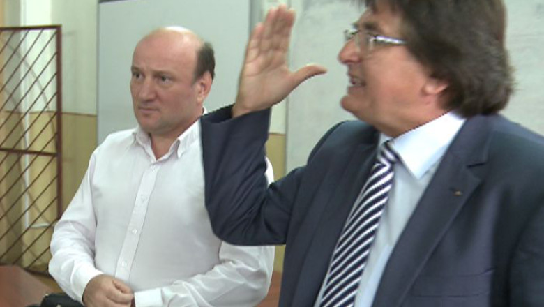 Primaria Timisoara, pichetata de sindicalisti, parinti si elevi: vor sa atraga atentia asupra problemelor invatamantului local! Imagine