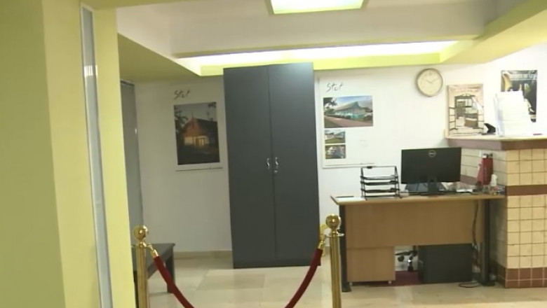 Primaria Tulcea s-a mutat intr-un hotel. Camerele au fost modificate, iar paturile au fost scoase Imagine