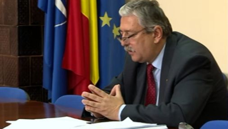 Primarul comunei Cata, acuzat ca a concesionat 2.000 de hectare de teren catre familia sa si catre consilieri Imagine