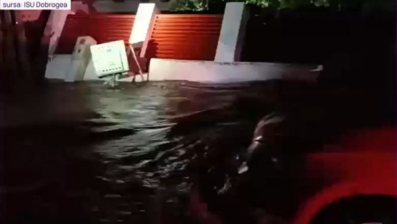 Primarul din Agigea cere demisia prefectului de Constanta dupa inundatii. Replica lui Cosa: Era bine sa raspunda la telefon azi-noapte Imagine