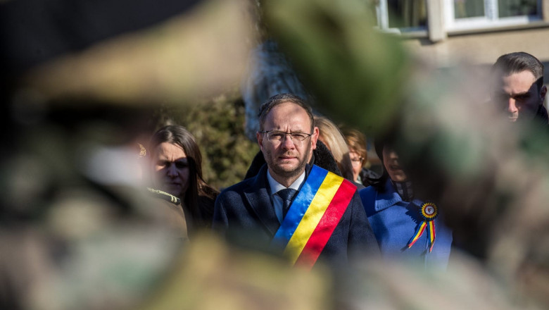 Primarul din Botosani, acuzat ca si-ar fi favorizat amanta. Sotul inselat: Tot orasul ar trebui sa ii multumeasca nevestei mele Imagine