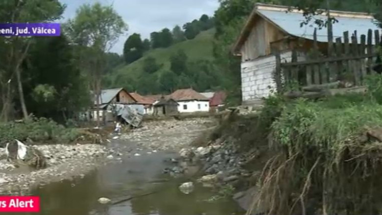Primarul din Vaideeni: Situatia a fost agravata de deversari. Apele Romane: Nu se fac astfel de actiuni Imagine