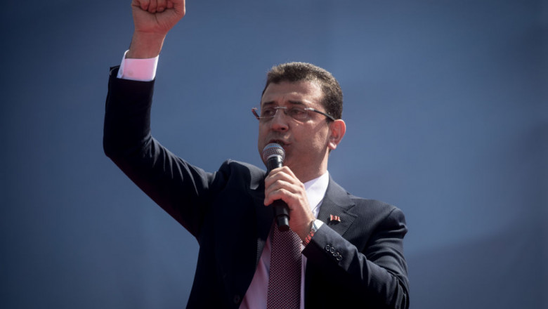 Primarul Istanbulului, Ekrem Imamoglu, a fost condamnat la 2 ani si 7 luni de inchisoare pentru insultarea unor oficiali turci Imagine