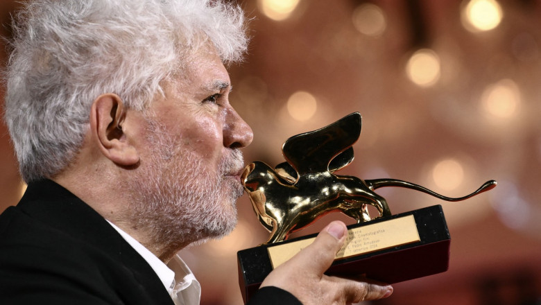 Primul film in limba engleza al regizorului Pedro Almodovar a castigat Leul de Aur la Festivalul de la Venetia Imagine