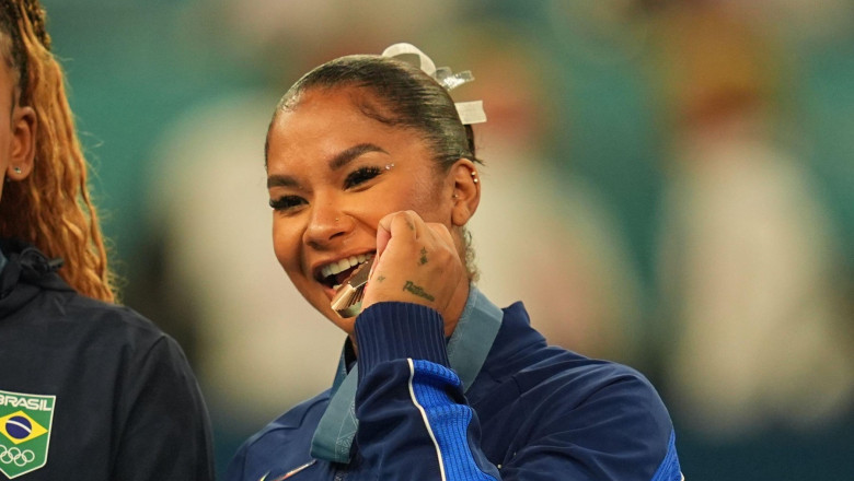 Primul mesaj al lui Jordan Chiles dupa ce i-a fost luata medalia de bronz de la Paris. Ce va face gimnasta mai departe Imagine