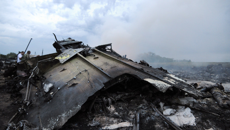 Primul raport privind cauzele prabusirii zborului MH17: "A fost lovit de numeroase obiecte care au strapuns avionul cu mare viteza” Imagine