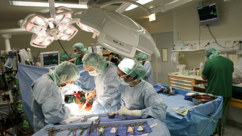 Primul transplant partial de inima din lume se dovedeste a fi un succes la inceput de an Imagine