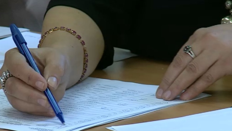 Primul vot. Mii de tineri au implinit 18 ani intre cele doua tururi de scrutin Imagine