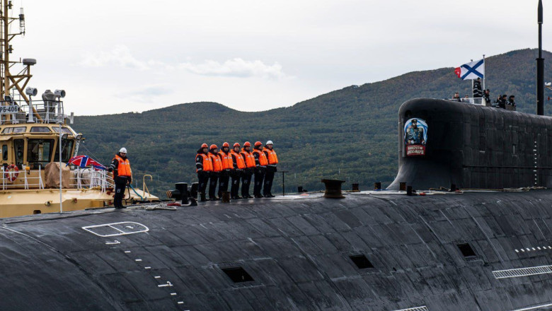 Principala baza de submarine nucleare ale Rusiei din Extremul Orient a fost avariata de tsunami, arata imaginile din satelit Imagine