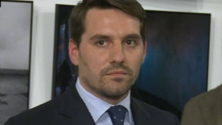 Principele Nicolae si-a promovat cartea la Alba Iulia Imagine