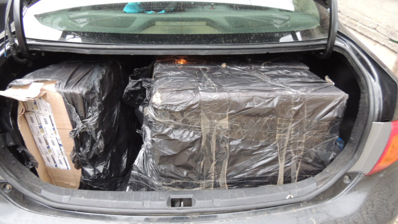 Prins la volan fara permis si cu masina plina de tigari de contrabanda Imagine