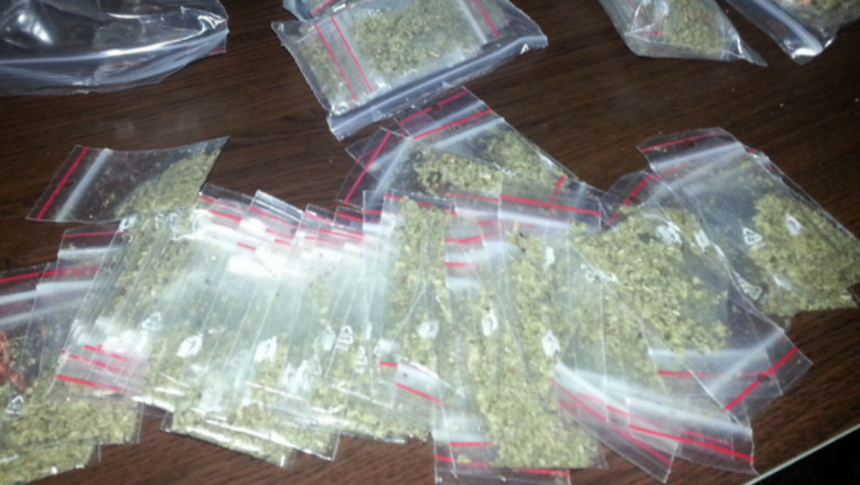 Prinsi de politistii ieseni cu droguri la bord Imagine