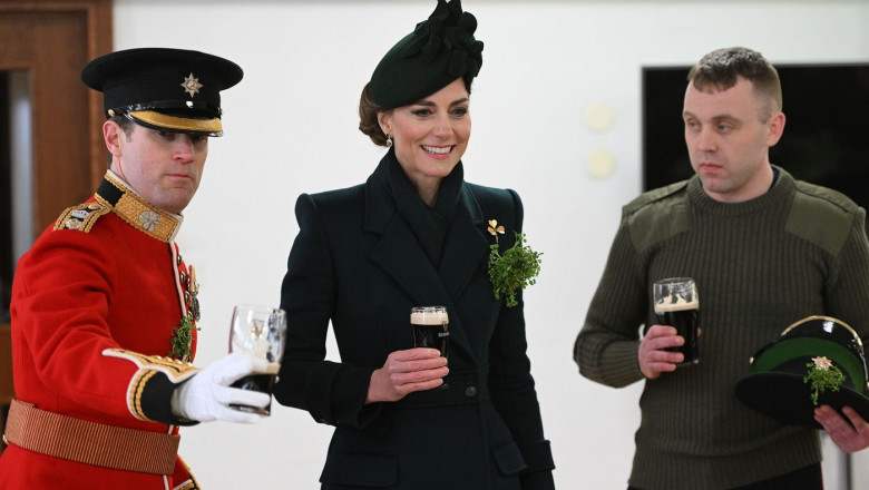Printesa de Wales a sarbatorit cu un pahar de bere Ziua Sfantului Patrick alaturi de Garda Irlandeza Imagine