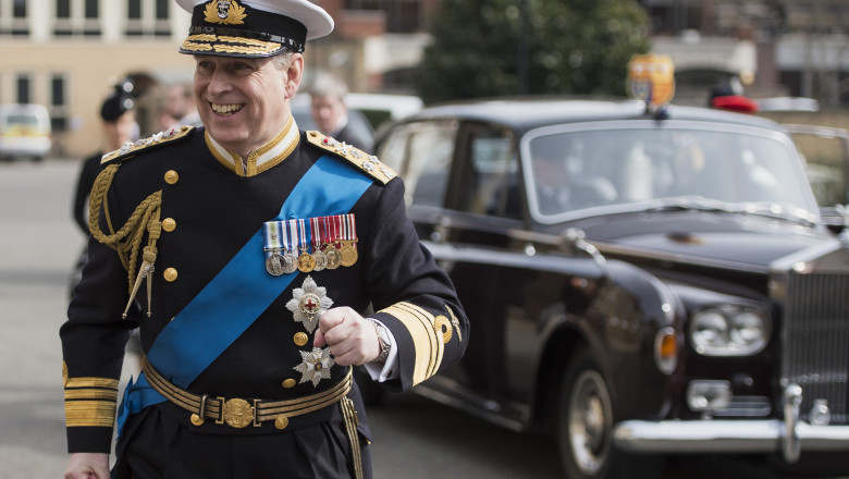 Printul Andrew a zburat cu Lolita Express pe insula lui Epstein, pentru sedinte de „masaj, gimnastica si yoga”. Noi dezvaluiri Imagine