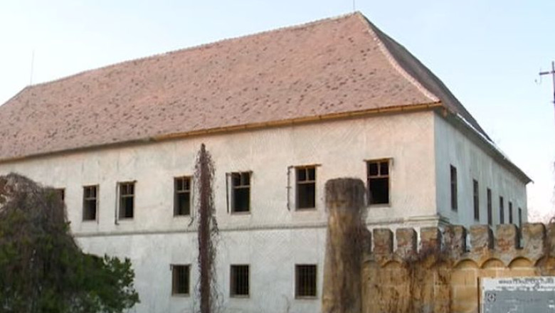 Printul Paul vrea conacul de la Banloc si terenurile regale din Timis Imagine