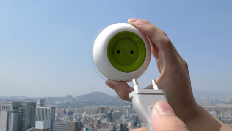 Priza de fereastra, solutia viitorului pentru incarcarea telefonului mobil si a iPad-ului folosind energia solara Imagine