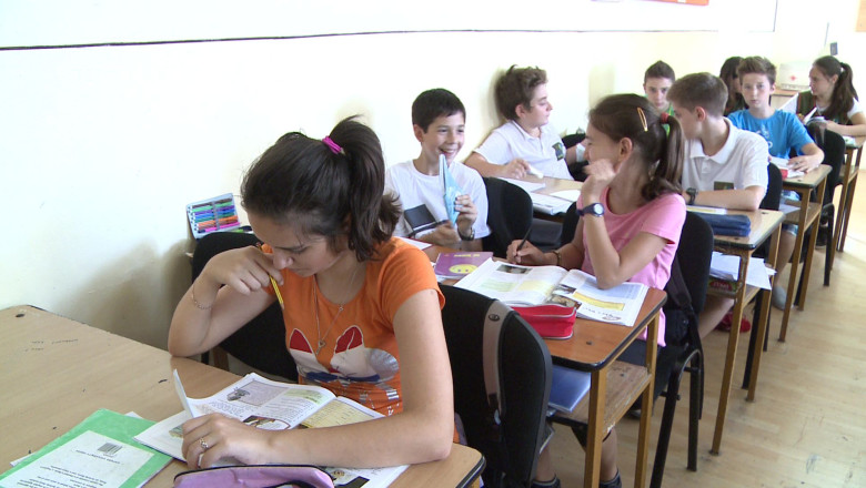 Proba de foc in scoli: 35 de grade in salile de clase Imagine