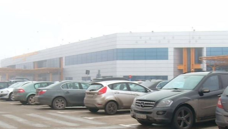 Probleme pe aeroportul din Cluj-Napoca din cauza cetii Imagine