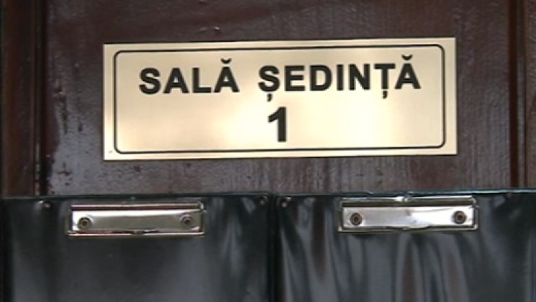 Procuror baut la serviciu. Magistratul ar fi adormit in timpul audierilor Imagine