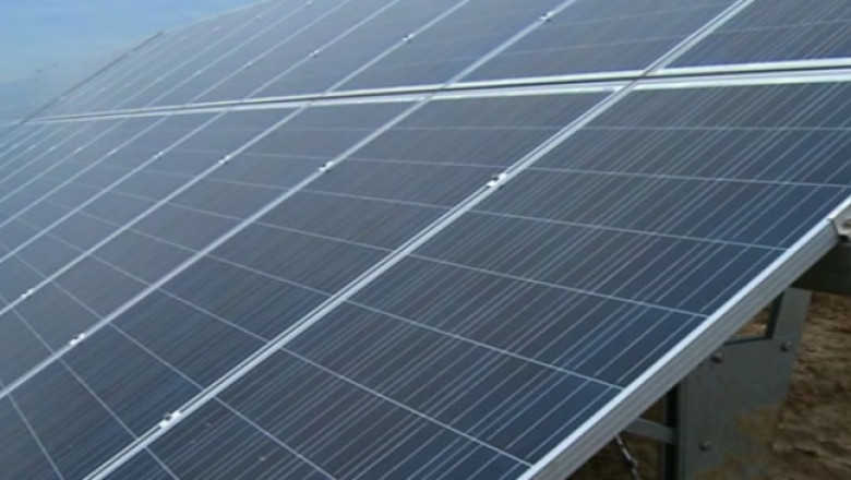Producatorii de centrale fotovoltaice, depasiti de cresterea cererii Imagine