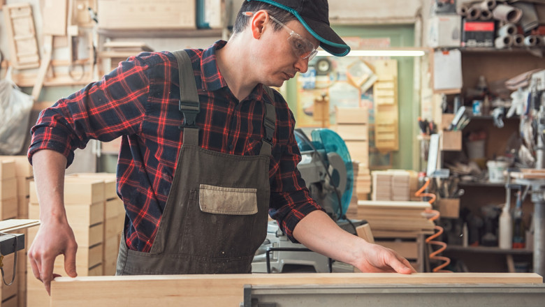 Productia industriala a scazut in Romania cu 4,6%, in primele patru luni din 2023 (INS) Imagine