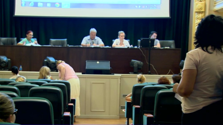 Profesori la limita corigentei. Cei care au picat la titularizare au primit posturi de suplinitori Imagine