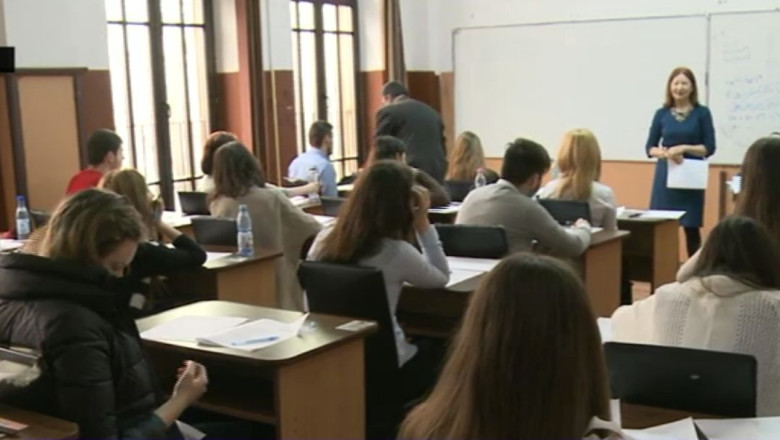 Profesorii ameninta ca vor boicota examenul de Bacalaureat. V. Ponta catre R. Pricopie: Platiti datoriile! Imagine