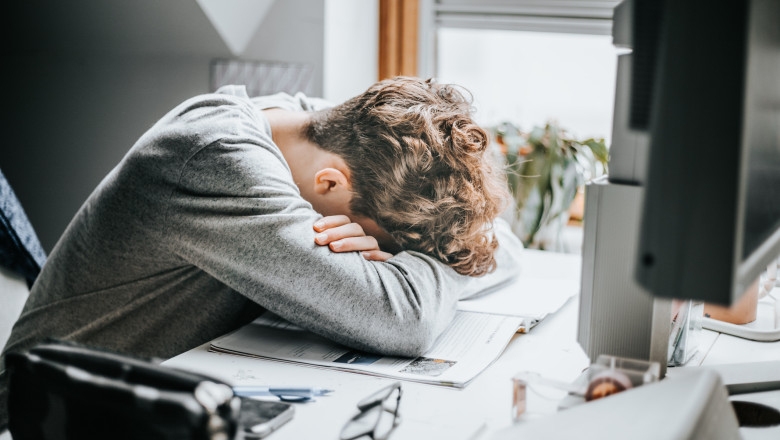 Profesorii care dau multe teme, atentionati. Cat timp ar trebui sa aloce elevii zilnic pentru sarcinile scolare primite pentru acasa Imagine