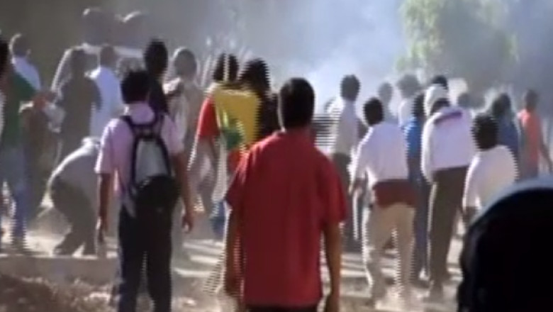 Profesorii si parintii elevilor s-au luat la bataie intr-un oras din Mexic, din cauza reformei in educatie Imagine