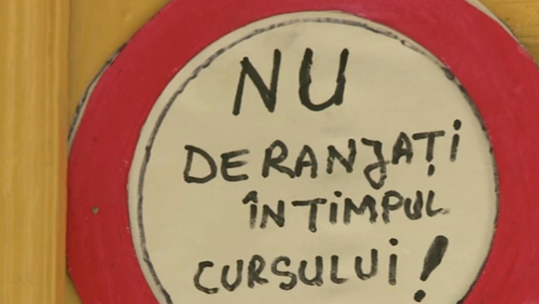 Profesorul acuzat de pedofilie a participat la mai multe concursuri de muzica. Era vazut ca un sot si tata iubitor Imagine