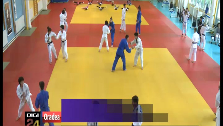 Profil de campioana. Larisa Florian este tripla medaliata in 2013 la europenele si mondialele de juniori si tineret Imagine