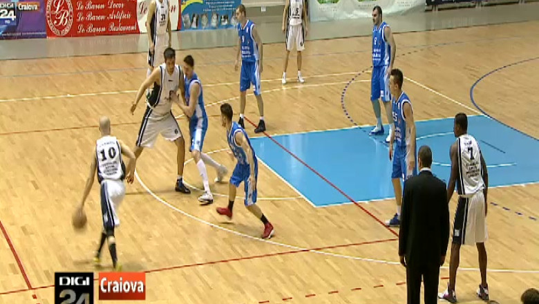 Program aglomerat pentru baschetbalistii craioveni   Imagine