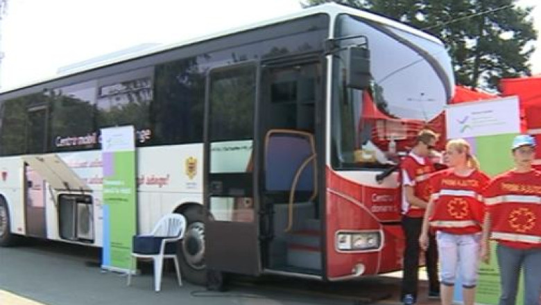 Program pilot al Ministerului Sanatatii. Un autobuz special va merge prin Bihor pentru a colecta sange Imagine