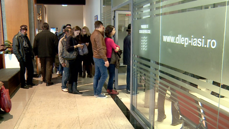 Program special pentru buletine. Directia de Evidenta a Populatiei lucreaza sambata si duminica Imagine