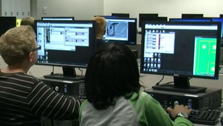 Programatori de la cinci ani. Copiii de gradinita din Marea Britanie invata limbajul computerelor Imagine