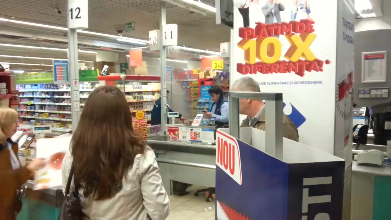 Programul magazinelor de sarbatori Imagine