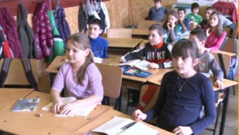 Programul „Mere in scoli” continua si in anul scolar 2013- 2014 Imagine