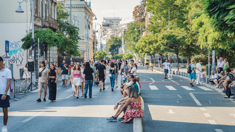 Programul „Strazi deschise”, reluat pe Calea Victoriei si in sectorul 1. Dans, spectacole pentru copii si demonstratii de skateboarding Imagine