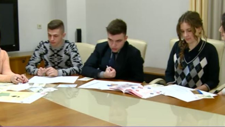 Programul Youth Bank: Bani nerambursabili pentru tinerii cu idei Imagine