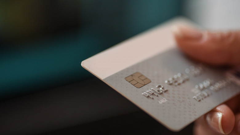 Proiect de lege: Fiecare cetatean din Romania va avea garantat un cont, fara comisioane financiare Imagine