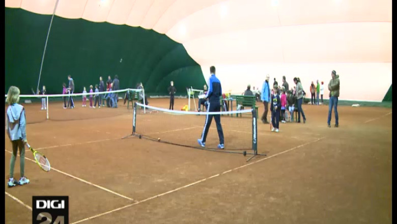 Proiectul „Primii pasi in tenis" continua  Imagine