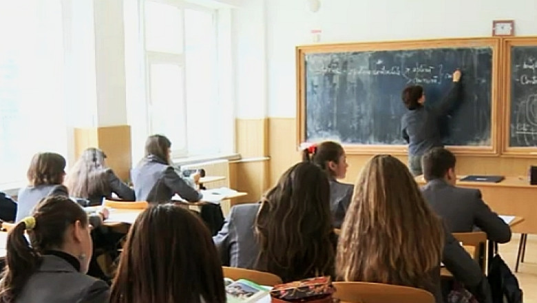 Promovarea Bacalaureatului la cinci licee tehnologice din Bucuresti, Sibiu, Brasov, Campulung Muscel si Iasi, mai simpla cu ajutorul voluntarilor Imagine