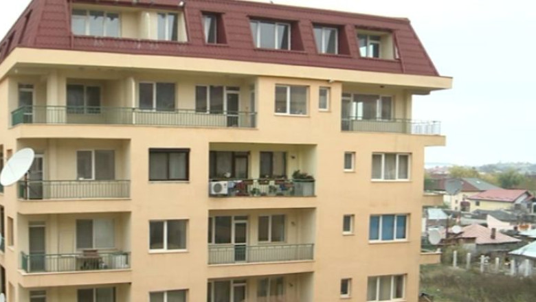 Proprietari de lux in mahala. 17 familii se plang ca noii vecini din locuintele sociale distrug blocul Imagine