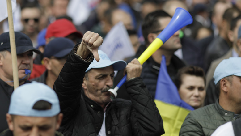 Propunerea sindicalistilor: bani de la buget pentru partide, doar in anii in care Romania se incadreaza in tinta de deficit Imagine